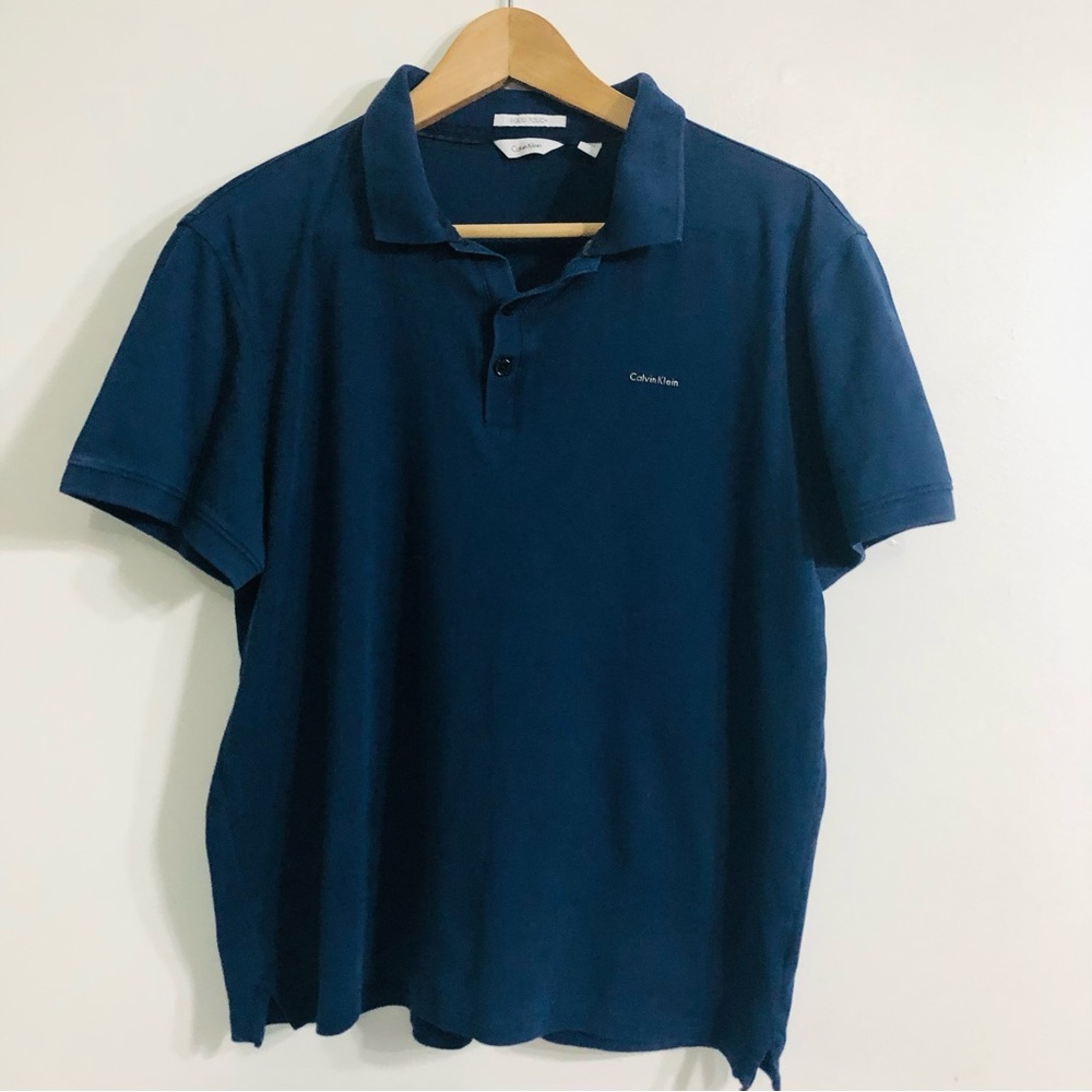 Calvin Klein Liquid Touch men’s collar quarter buttons blue. Size M